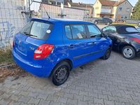 Gebraucht Skoda Fabia 60 PS (44 kW) 2010 Blau Limousine