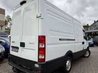 Gebraucht Iveco Daily 126 PS (92 kW) 2013 Weiß Van / Kleinbus