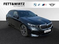 Gebraucht BMW 520 M Sport 197 PS (144 kW) 2025 Black sapphire metallic Kombi