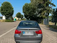 Gebraucht BMW 320 170 PS (125 kW) 2010 Grau Limousine