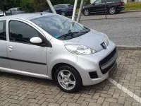 Gebraucht Peugeot 107 68 PS (50 kW) 2012 Silber Kleinwagen