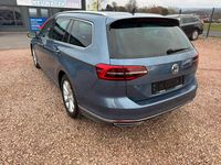 Gebraucht VW Passat Highline 220 PS (161 kW) 2017 Harvard blue metallic Kombi