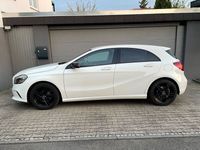 gebraucht Mercedes A180 d Urban*Nightpaket*Rückfahrkamera*SHZ*...