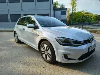 Gebraucht VW e-Golf 100 kW (136 PS) 2017 Weiß Kleinwagen