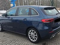 Gebraucht Mercedes B180 116 PS (85 kW) 2019 Blau Van / Kleinbus