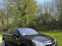 Gebraucht Opel Vectra 155 PS (114 kW) 2008 Schwarz Kleinwagen