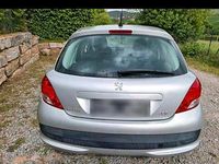 Gebraucht Peugeot 207 73 PS (53 kW) 2008 Silber Kleinwagen