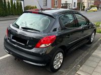 Gebraucht Peugeot 207 73 PS (53 kW) 2011 Schwarz Limousine