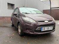 Gebraucht Ford Fiesta 101 PS (74 kW) 2009 Rot Limousine