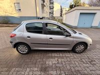 Gebraucht Peugeot 206 Style 90 PS (66 kW) 2001 Grau Kleinwagen