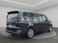 Gebraucht VW Multivan Life 150 PS (110 kW) 2025 Starlight blue metallic Van / Kleinbus