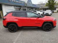 Gebraucht Jeep Compass 131 PS (96 kW) 2024 Rot SUV