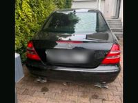 Gebraucht Mercedes E200 163 PS (119 kW) 2005 Schwarz Limousine