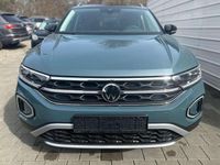 Neu VW T-Roc Style 150 PS (110 kW) 2026 Petroleum blue metallic ... SUV