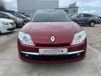 Gebraucht Renault Laguna III Dynamique 140 PS (102 kW) 2007 Rot Limousine