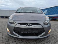 Gebraucht Hyundai ix20 90 PS (66 kW) 2013 Grau Kleinwagen