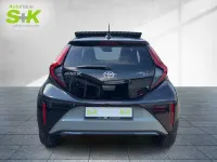 Neu Toyota Aygo X Lounge 117 PS (86 kW) 2026 Urban khaki / night sky black SUV