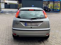 Gebraucht Ford Focus 101 PS (74 kW) 2003 Silber Kleinwagen