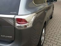 gebraucht Mitsubishi Outlander 2.2 di-d cleartec Instyle 4wd 7p.ti