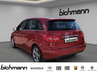 Gebraucht Mercedes B180 122 PS (89 kW) 2012 Rot Van / Kleinbus