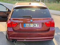Gebraucht BMW 325 Sport Line 204 PS (150 kW) 2010 Rot Kombi
