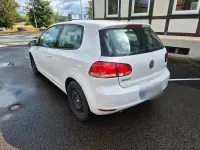 Gebraucht VW Golf VI 105 PS (77 kW) 2011 Weiß Limousine