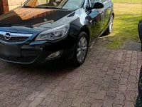 Second-hand Opel Astra 168 CP (123 kW) 2012 Negru Break