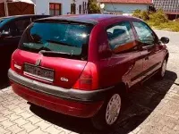 Gebraucht Renault Clio II 58 PS (42 kW) 2000 Rot Limousine