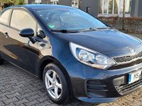 Gebraucht Kia Rio 84 PS (61 kW) 2016 Schwarz Kleinwagen