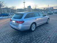 Gebraucht Mercedes E220 194 PS (142 kW) 2018 Silber Kombi