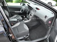 Gebraucht Peugeot 308 Active 112 PS (82 kW) 2011 Schwarz metallic Limousine