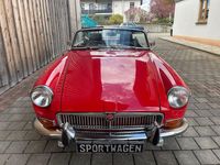 Second-hand MG B 95 CP (69 kW) 1972 Roșu Cabrio