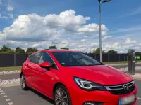 Gebraucht Opel Astra 136 PS (100 kW) 2015 Rot Limousine