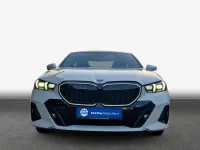 Neu BMW 520 Performance 197 PS (144 kW) 2025 Mineralweiß metallic Limousine
