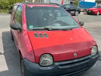 Second-hand Renault Twingo 58 CP (42 kW) 2004 Roșu Hatchback