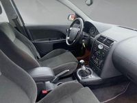Gebraucht Ford Mondeo Ambiente 125 PS (91 kW) 2003 Stardust silver (metallic) Limousine
