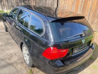 Second-hand BMW 318 143 CP (105 kW) 2010 Negru Break