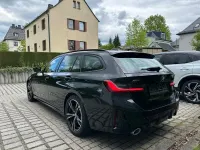Gebraucht BMW 330 Sport Line 245 PS (180 kW) 2025 Schwarz Kombi