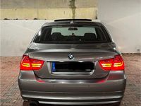 Gebraucht BMW 320 184 PS (135 kW) 2011 Grau Limousine