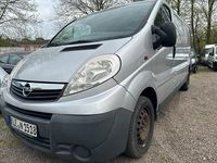 Second-hand Opel Vivaro 114 CP (83 kW) 2012 Argintiu Monovolum