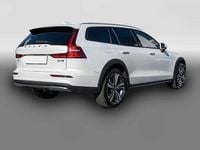 Gebraucht Volvo V60 CC Plus 197 PS (144 kW) 2024 Weiß Kombi