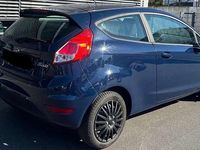 Gebraucht Ford Fiesta Trend 101 PS (74 kW) 2014 Blazerblau Kleinwagen