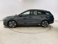 Neu Hyundai i30 N Line 140 PS (102 kW) 2025 Grün Kombi