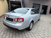 Gebraucht VW Jetta Trendline 102 PS (75 kW) 2005 Silber Limousine