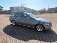 Gebraucht BMW 320 184 PS (135 kW) 2011 Grau Kombi
