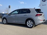 Gebraucht VW Golf VIII Active 131 PS (96 kW) 2023 Grau Limousine