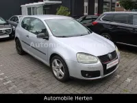Second-hand VW Golf IV Trendline 102 CP (75 kW) 2004 Argintiu Berlinǎ