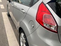 Gebraucht Ford Fiesta Titanium 101 PS (74 kW) 2015 Silber Limousine
