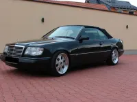Gebraucht Mercedes E220 150 PS (110 kW) 1995 Schwarz Cabrio