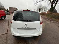 Gebraucht Renault Mégane 130 PS (95 kW) 2012 Weiß Van / Kleinbus